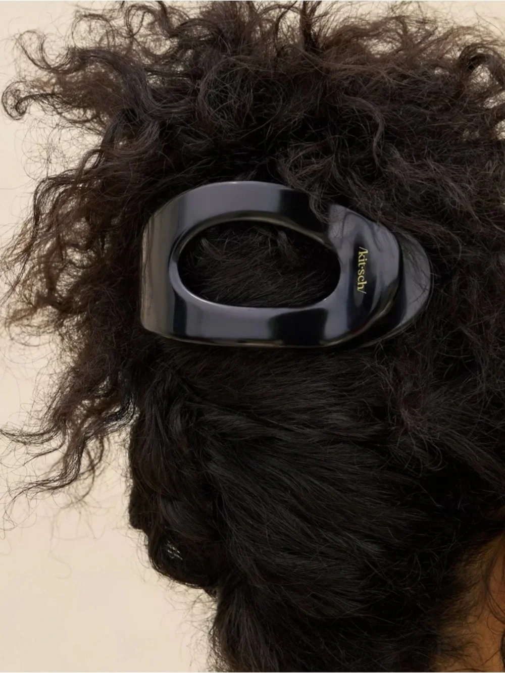 Flat Cloud Clip Large Black Kitsch
